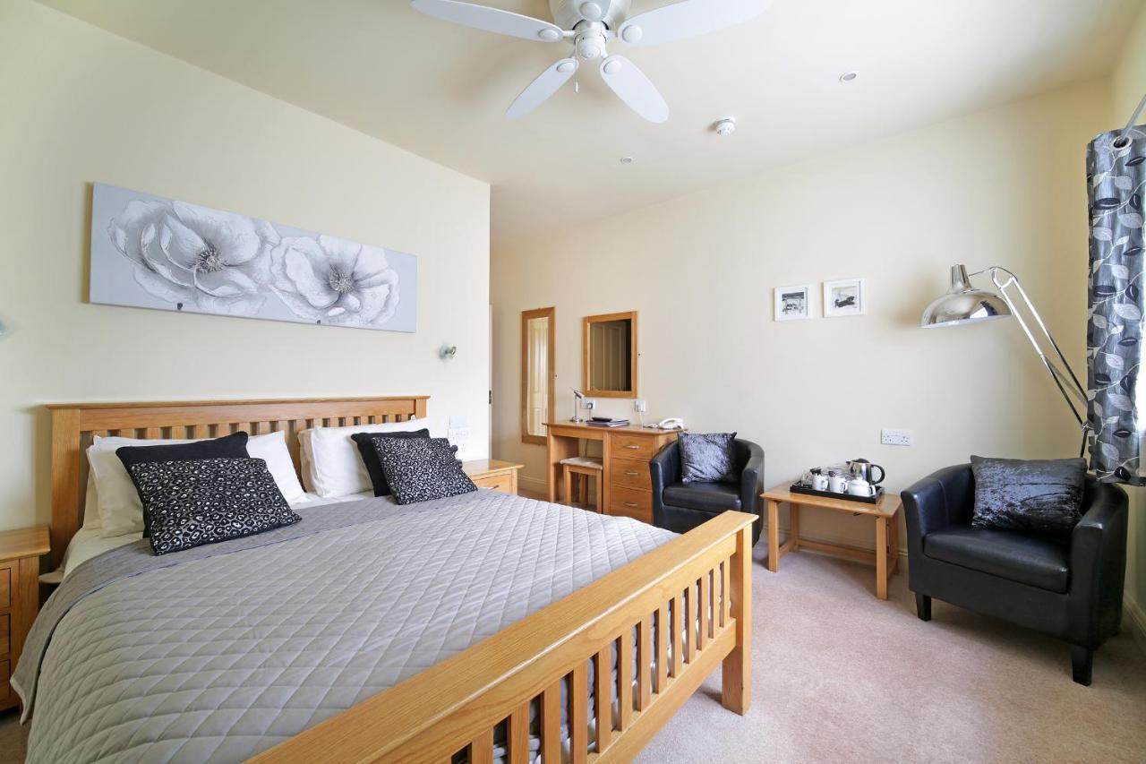 Отель Masons Arms Montacute Экстерьер фото